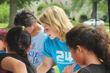 Volunteer learning how to start a volunteer program